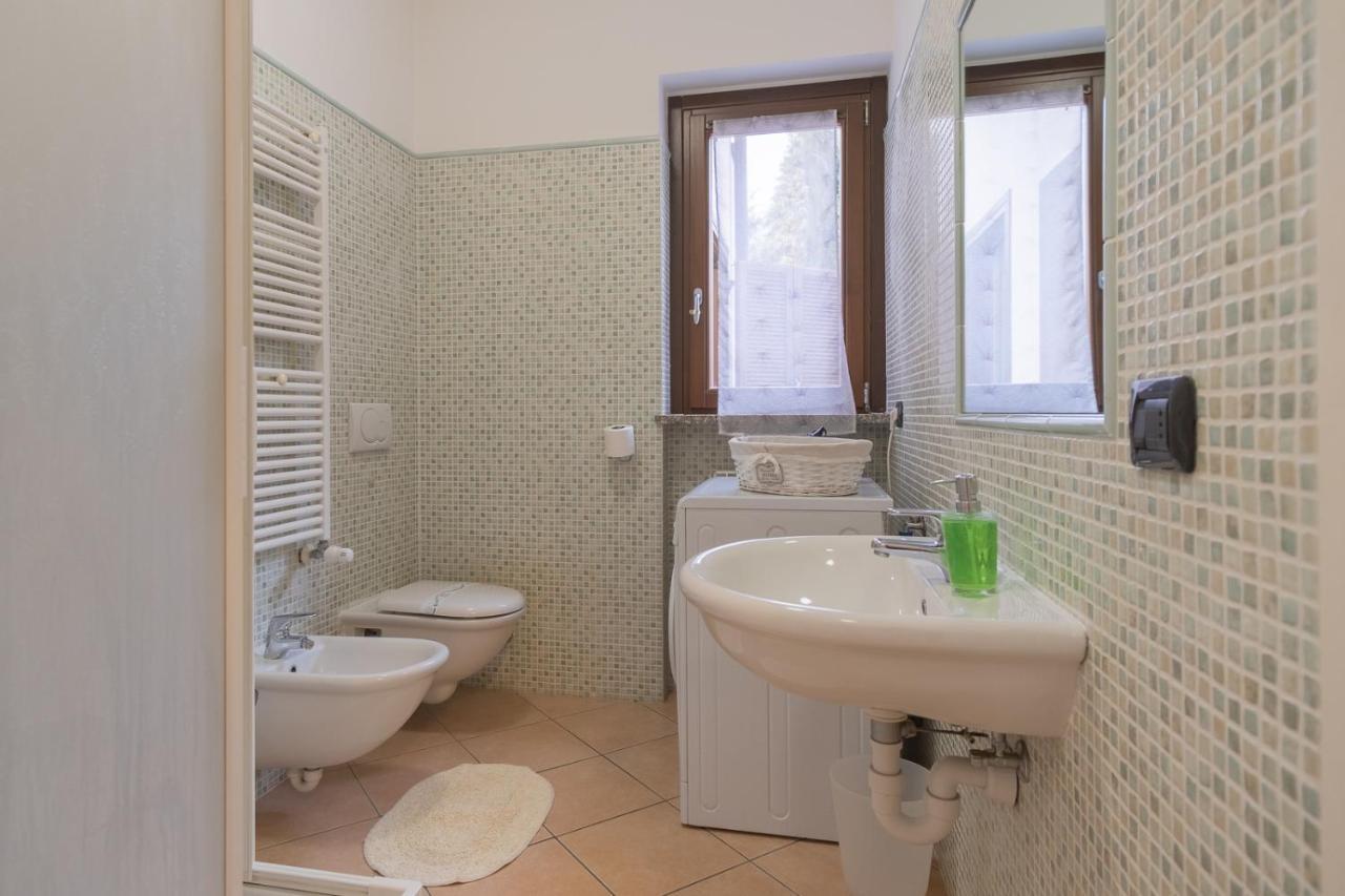 Appartamento immerso nel verde Casciago Esterno foto